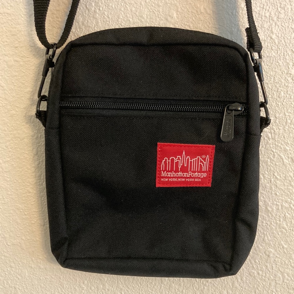 Manhattan Portage Small City Lights Bag. Black.